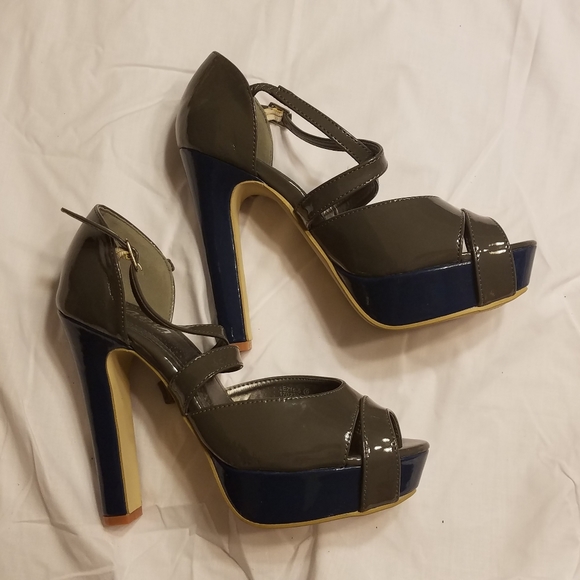 SOS Shoes - Patent heels